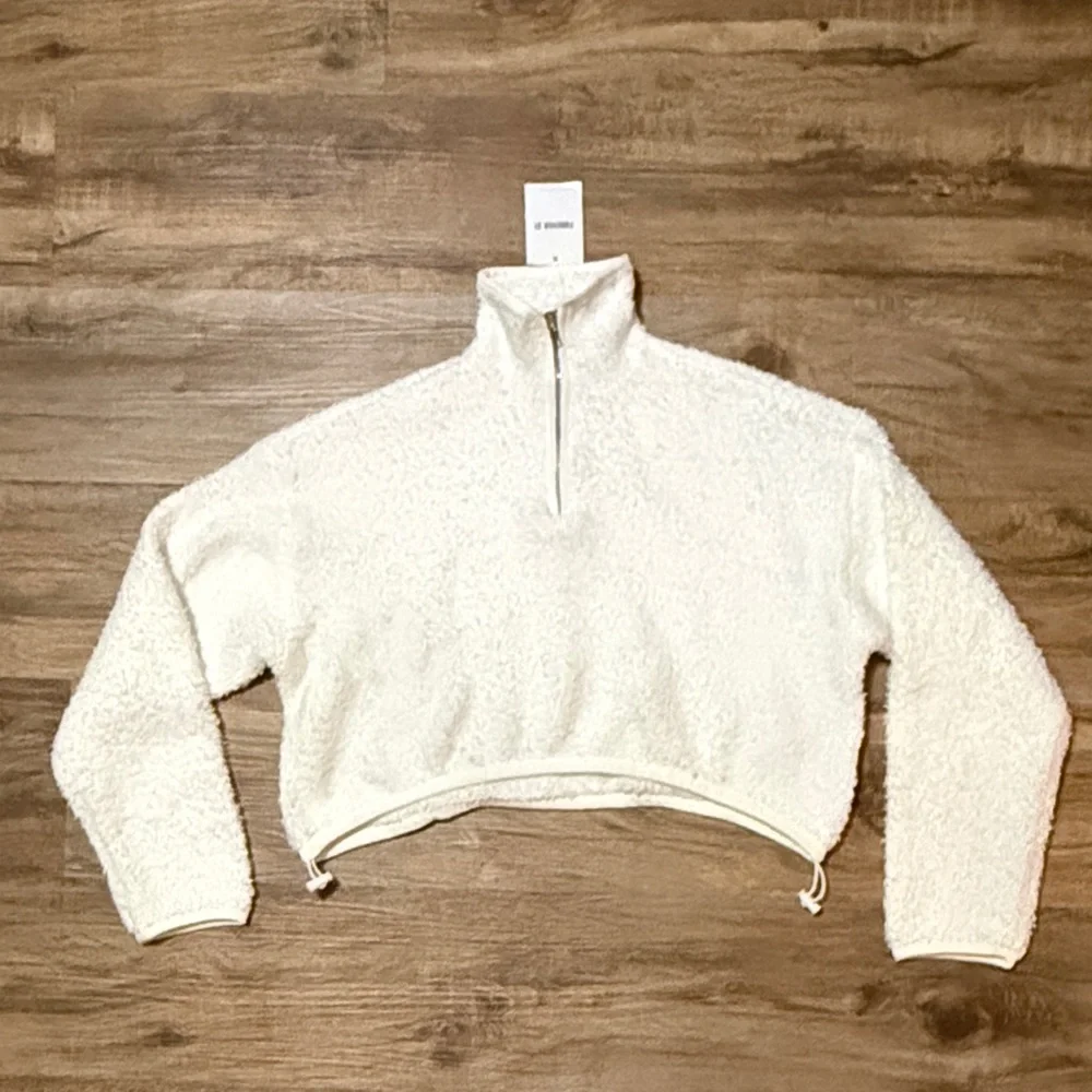 Forever 21 White Fleece Cropped Pullover NWT